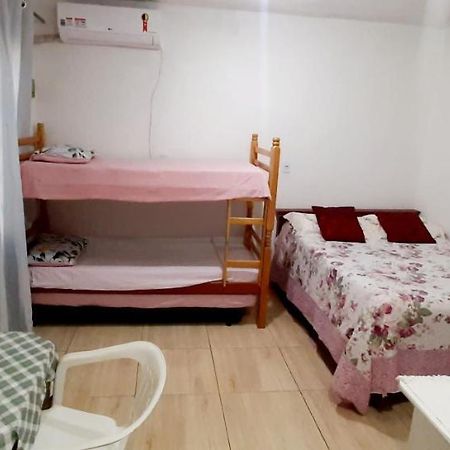 Kitnet S2 Em Torres-Rs - Na Mais Bela Praia Gaucha - Cozinha - Banheiro - Ar Condicionado - Tv Smart 32' - Wi-Fi - Estacionamento - Anfitria Superhost No Bnb Εξωτερικό φωτογραφία