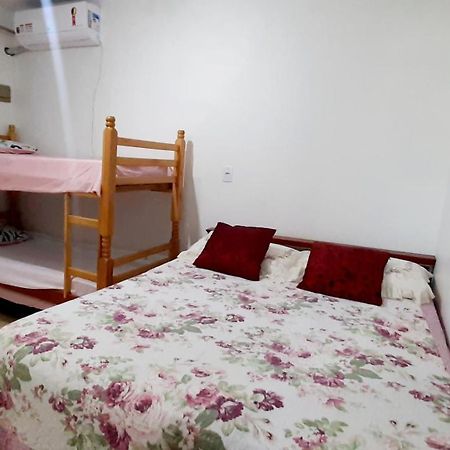 Kitnet S2 Em Torres-Rs - Na Mais Bela Praia Gaucha - Cozinha - Banheiro - Ar Condicionado - Tv Smart 32' - Wi-Fi - Estacionamento - Anfitria Superhost No Bnb Εξωτερικό φωτογραφία