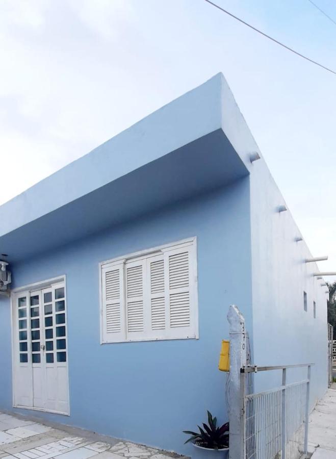 Kitnet S2 Em Torres-Rs - Na Mais Bela Praia Gaucha - Cozinha - Banheiro - Ar Condicionado - Tv Smart 32' - Wi-Fi - Estacionamento - Anfitria Superhost No Bnb Εξωτερικό φωτογραφία