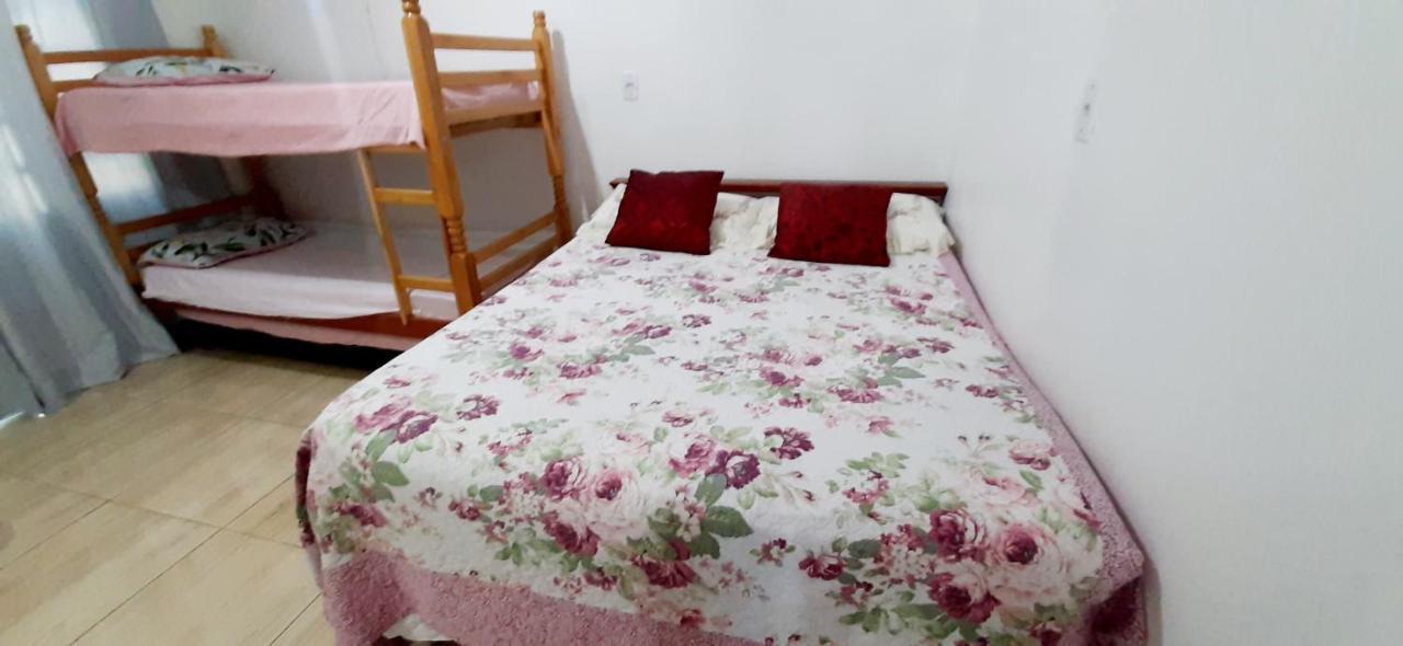 Kitnet S2 Em Torres-Rs - Na Mais Bela Praia Gaucha - Cozinha - Banheiro - Ar Condicionado - Tv Smart 32' - Wi-Fi - Estacionamento - Anfitria Superhost No Bnb Εξωτερικό φωτογραφία