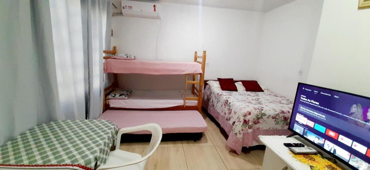 Kitnet S2 Em Torres-Rs - Na Mais Bela Praia Gaucha - Cozinha - Banheiro - Ar Condicionado - Tv Smart 32' - Wi-Fi - Estacionamento - Anfitria Superhost No Bnb Εξωτερικό φωτογραφία