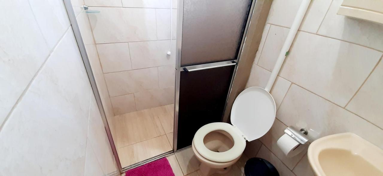 Kitnet S2 Em Torres-Rs - Na Mais Bela Praia Gaucha - Cozinha - Banheiro - Ar Condicionado - Tv Smart 32' - Wi-Fi - Estacionamento - Anfitria Superhost No Bnb Εξωτερικό φωτογραφία